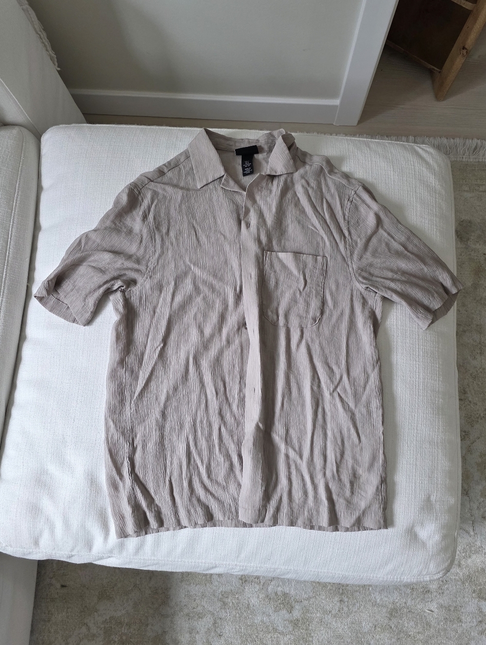 H&M Men's Short-Sleeve Button-Down Shirt in Light Taupe